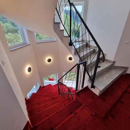 Villa Park Ravne Високо Экстерьер фото